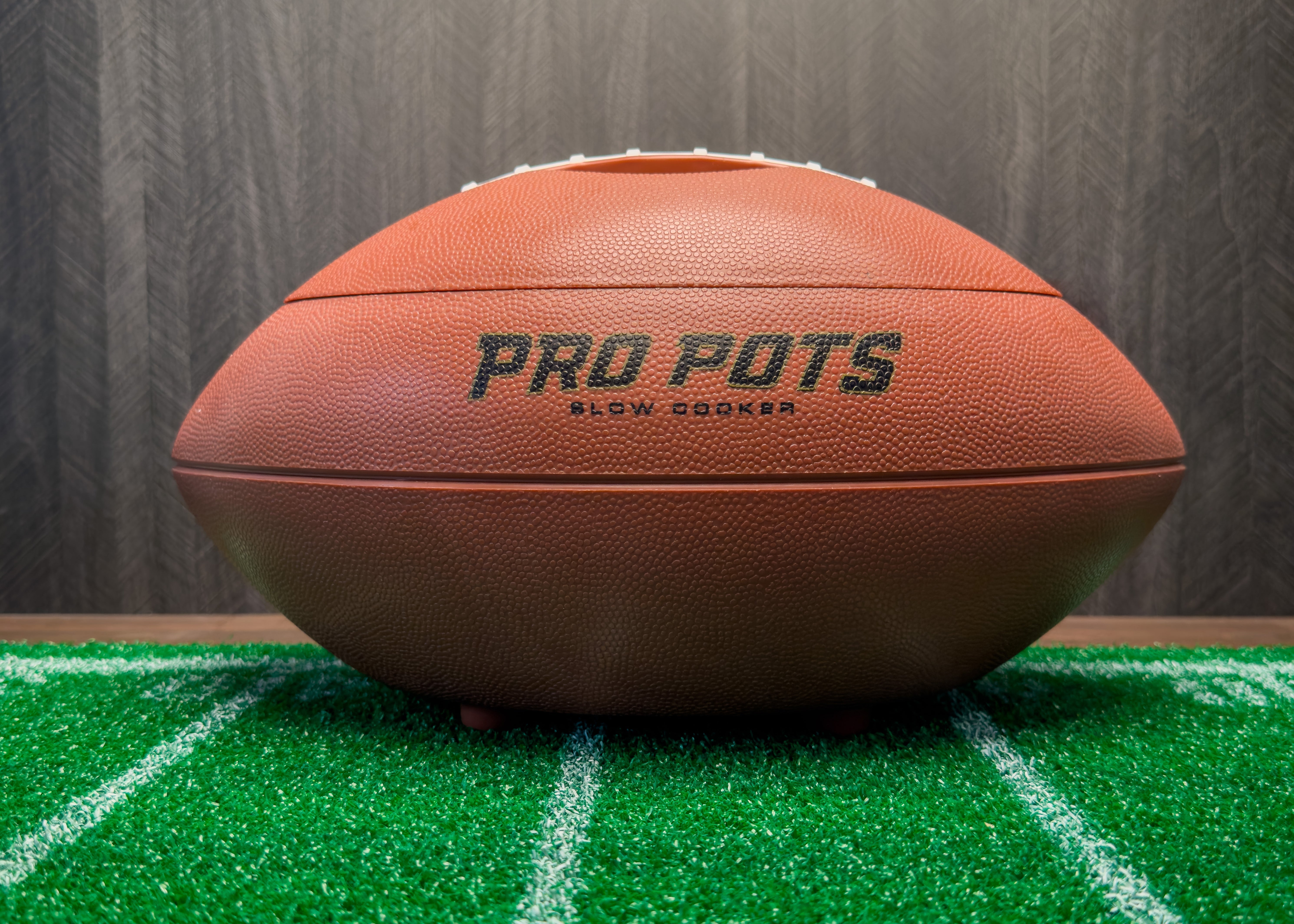 How to Keep Your Tailgate Drinks and Food Game Ready